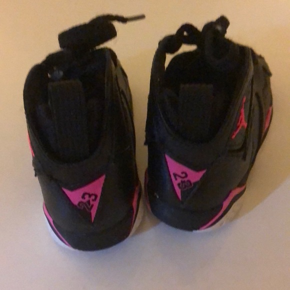 Gently used retro Jordan’s toddler size 5c - Picture 3 of 3